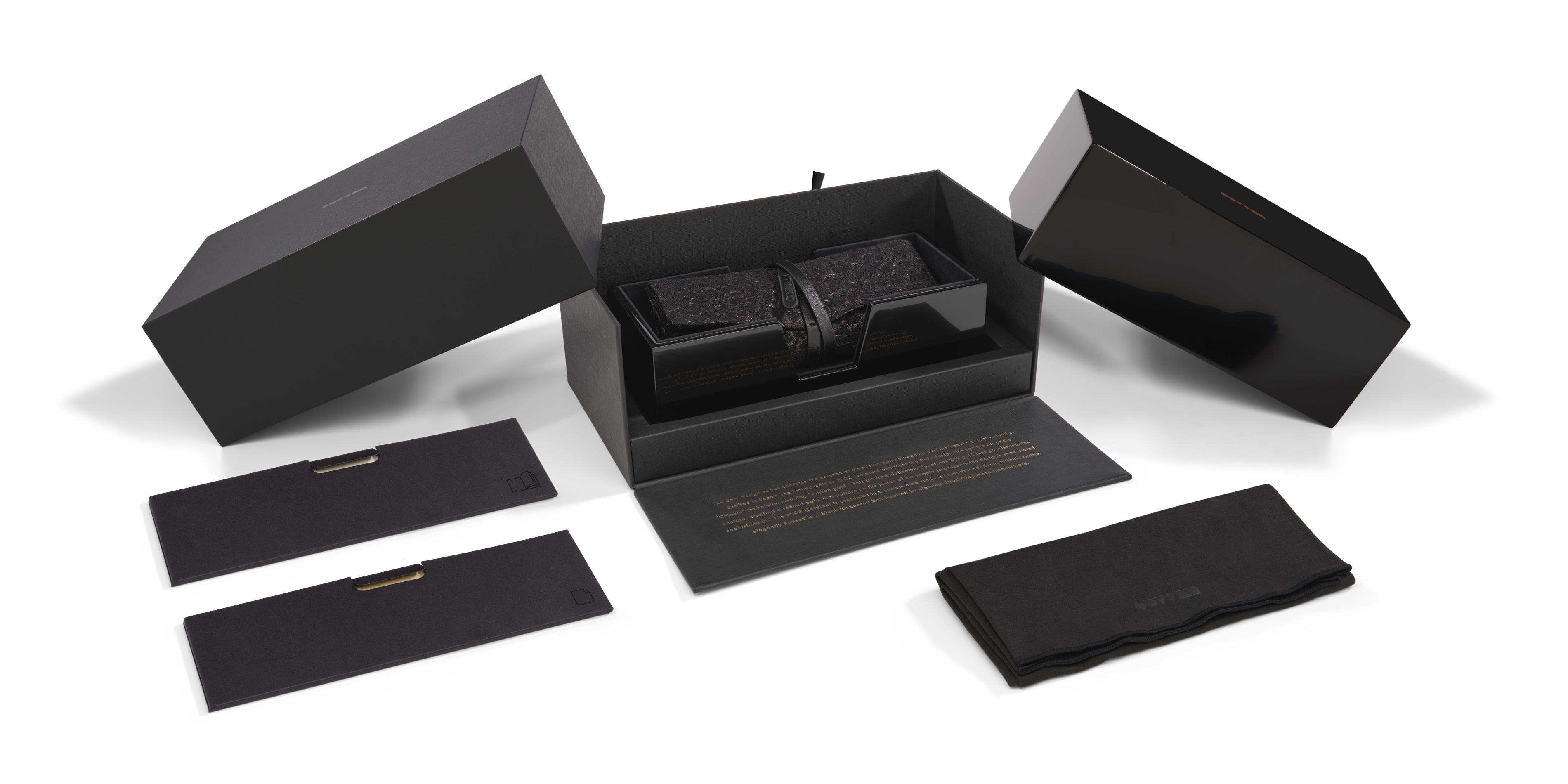 Image for N.05 Gold Leaf from Oliver Peoples USA main